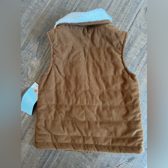Boys 4/5 Class Club Tan Corduroy Vest with Sherpa Collar - Picture 2 of 4